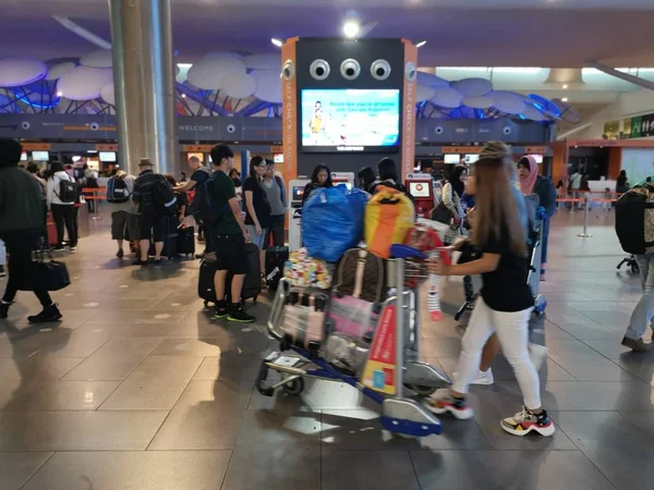 Kuala Lumpur Malezja Grudnia 2019 Scena Pasażerów Lub Osób Czekających — Zdjęcie stockowe
