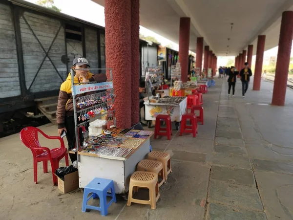 Далат Вьетнам Декабря 2019 Столовая Продажи Сувениров Подарков Вдоль Старой — стоковое фото