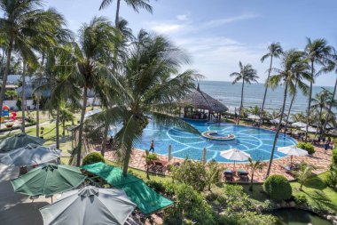 Mui Ne, 14 Aralık 2019: Phan Tiet 'te Muong Thanh tatil otelinin yüzme havuzu manzarası.