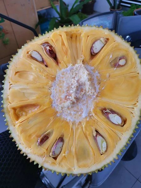 Cut Half Fleshy Jackfruit — Stock Photo, Image