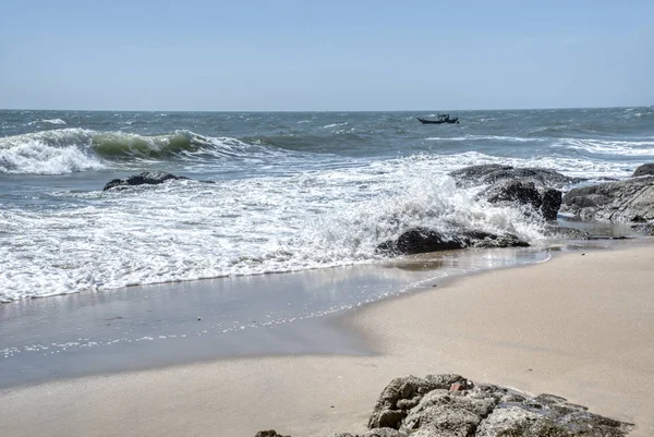 Praia Rochosa Beira Mar — Fotografia de Stock
