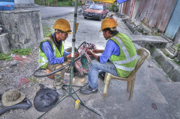 Perak Malasia Febrero 2020 Escena Calle Técnicos Reparando Cable Comunicación —  Fotos de Stock