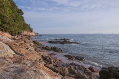 Rocky Sahili 'nde gündüz sahnesi