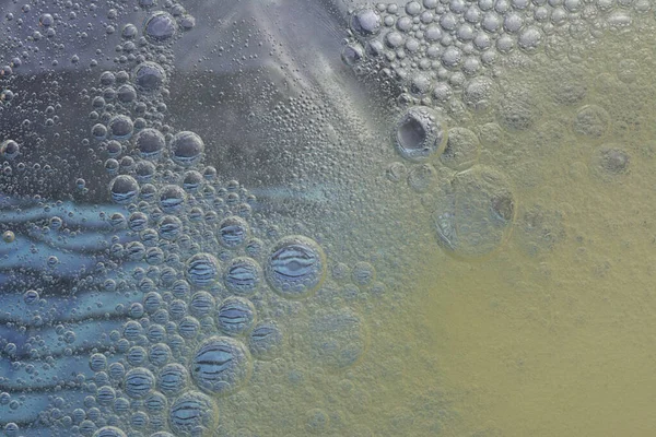 Penuh Warna Artistik Tetesan Minyak Mengambang Atas Air — Stok Foto