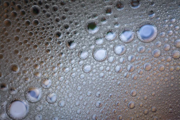 水の上に浮かぶ油滴のカラフルな芸術 — ストック写真