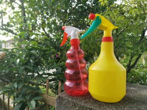 Gardening plastic bottle water sprayers