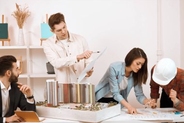 Genç ofis çalışanları modern, şık eko daireler inşa edecekler.