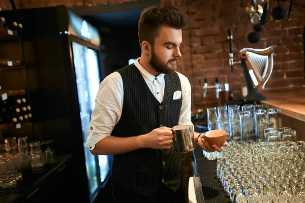 Café mágico para su mañana, bebida que puede despertarte — Foto de Stock