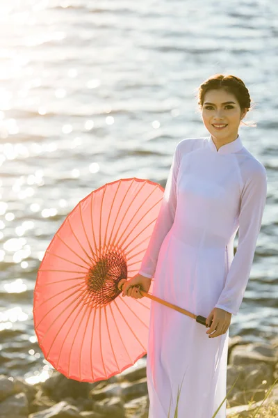 Beautiful woman with Vietnam culture traditional with vintage st — Stock Photo, Image