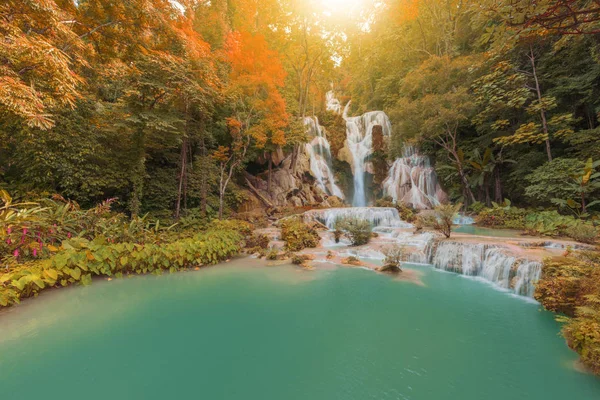 Kuang si wodospad w Luang prabang, Laos — Zdjęcie stockowe