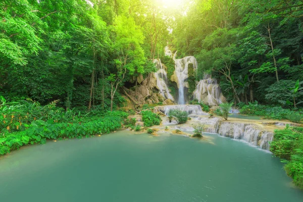 Wasserfall Kuang si in Luang prabang, Laos — Stockfoto