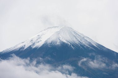 Fuji dağ üstüne kar sezon sonbahar