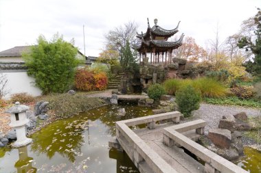 Stuttgart Almanya 'daki geleneksel Japon bahçesi.