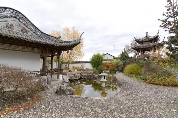 Jardim japonês tradicional em Estugarda alemanha — Fotografia de Stock