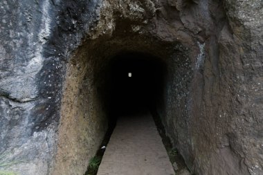 Madeira dağlarındaki tünel.