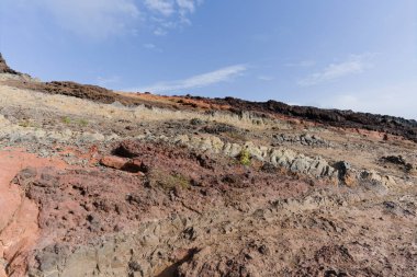Madeira yarımadasında çok renkli taş volkanik.