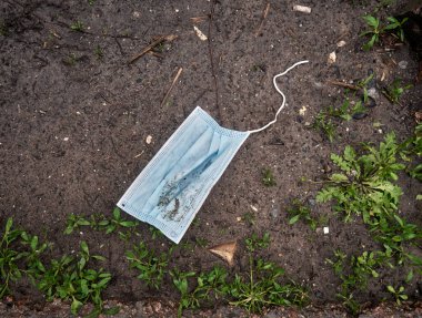 Tıbbi atıklardan kaynaklanan çevre kirliliği.