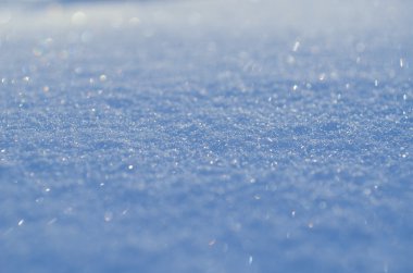 Sabah pırıl pırıl soluk mavi kar