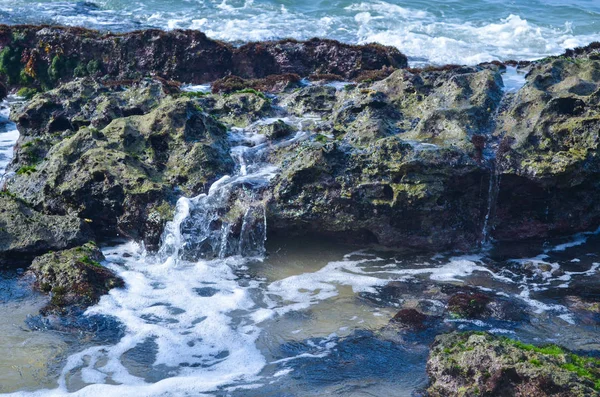 Ocean Golf breekt op de steen — Stockfoto