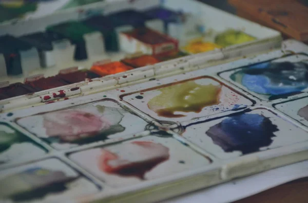Vacker mångfärgad palett av akvarell färger i indie stil i morgon — Stockfoto