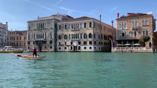 Venedik Venezia Ekim 2019 Talya Turistlerle Birlikte Yelken Açan Gemi — Stok video