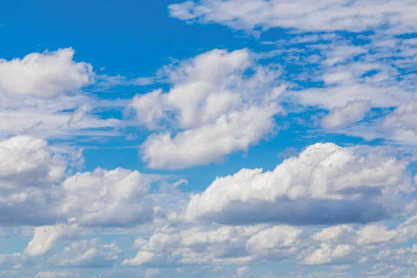 Sky and clouds during the evening in the summer. The setting sun — 스톡 사진