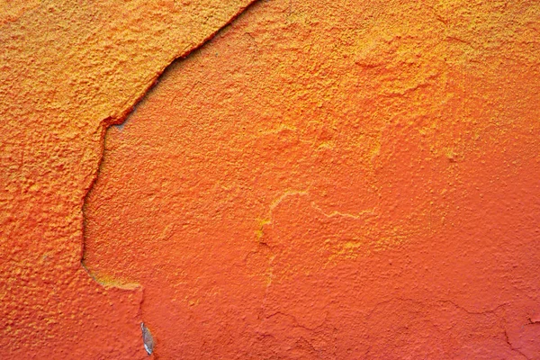 Große Risse Einer Orangefarbenen Alten Verputzten Wand Grungy Hintergrund Mit — Stockfoto