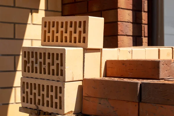 Stack Yellow Brown Hollow Bricks Construction Site Close — Stock Photo, Image