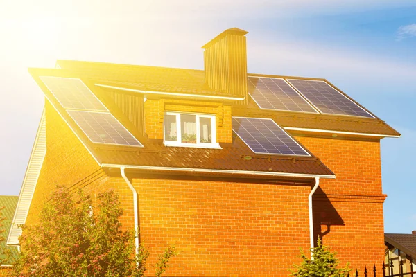 Solar Panels Metal Tile Roof Brick Cottage Sunlight Production Electricity — Stock Photo, Image