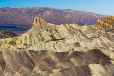 Zabriskie Point, Ölüm Vadisi Ulusal Parkı, Kaliforniya. Manly Beacon, Kızıl Kanyon.