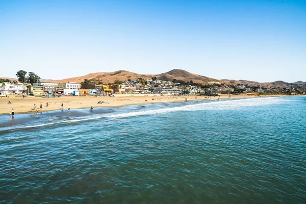 Cayucos Califórnia Eua Novembro 2019 Praia Cayucos Localizada Colorida Baía — Fotografia de Stock