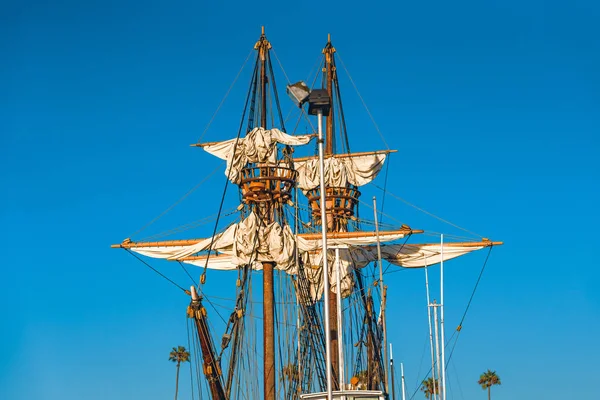 Eski Ahşap Bir Yelkenli Gemi Halatlar Halatlar Zincirler Bir Yelkenli — Stok fotoğraf