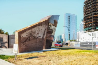 San Diego, California / Usa - 14 Ağustos 2019 Uss San Diego Anıtı En Büyük Nesil Yürüyüşü. Kuzey Embarcadero Liman Parkı, San Diego Marina Bölgesi.