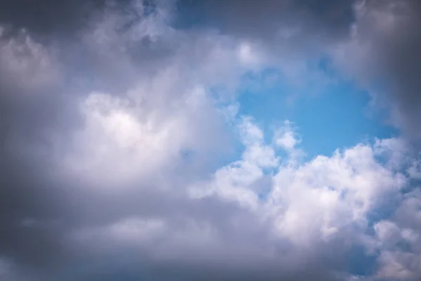 Abstrakte Bewölkten Himmel Hintergrund Bei Sonnenuntergang — Stockfoto