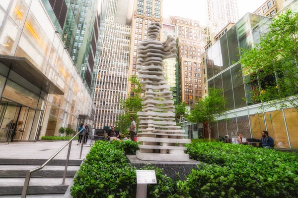 Nueva York Estados Unidos Mayo 2019 Guardian Hero Escultura Del — Foto de Stock