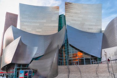 Los Angeles / USA - 18 Aralık 2017 Walt Disney Konser Salonu. Los Angeles şehir merkezinden Frank Gehry tarafından tasarlanan ünlü bir simge.