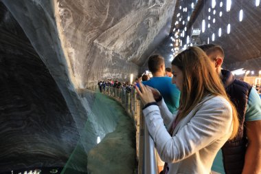 Turda Salt Mine, Transilvanya, Romanya, Avrupa'nın meşhur Simgesel Yapı iç görünümü