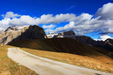 Günbatımı üzerinde Piz Boe (3152m) - Sella tur veya Gruppo di Sella, Güney Tirol, Dolomites dağlar, İtalya üst görünümünü ışık