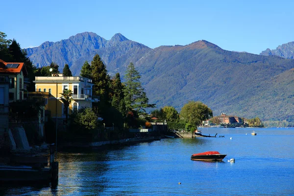 Vista panorâmica do Lago Maggiore — Fotografia de Stock