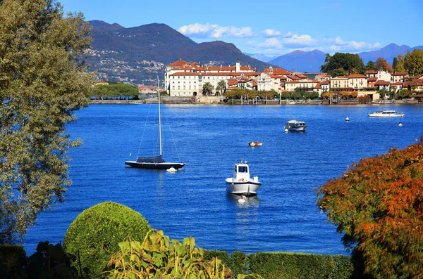 Lake Maggiore doğal görünümü — Stok fotoğraf