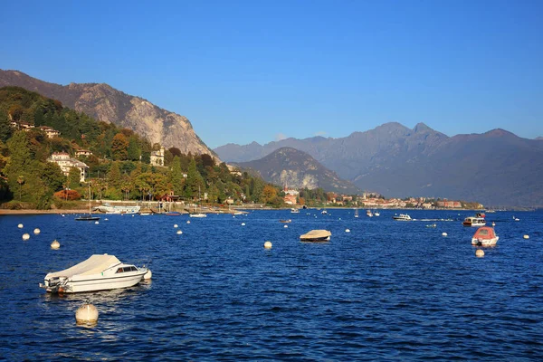 Vista Panorámica Del Lago Maggiore Italia Europa —  Fotos de Stock