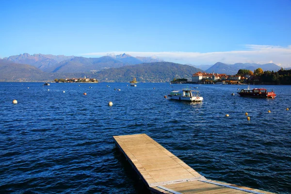 Vista Panorámica Del Lago Maggiore Italia Europa —  Fotos de Stock