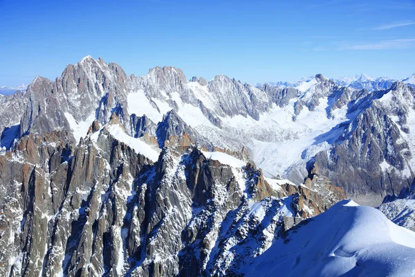 高級サヴォワ フランス ヨーロッパの冬の高山風景 — ストック写真