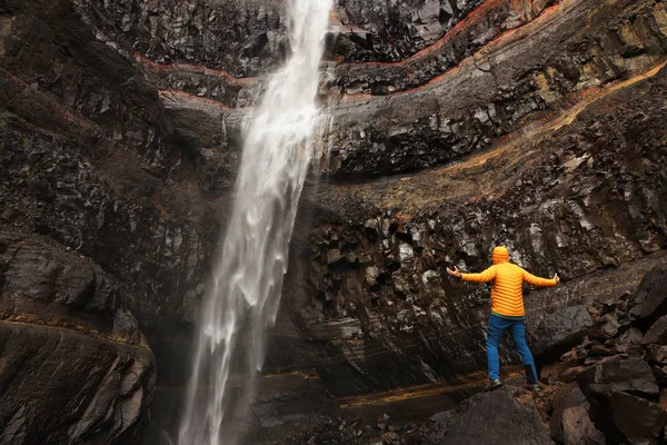 Hengifoss Καταρράκτης Τρίτο Υψηλότερο Καταρράκτη Στην Ισλανδία Περιβάλλεται Από Βασαλτικά — Φωτογραφία Αρχείου