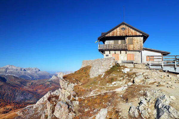 Nuvolau Oldest Refuge Dolomites Built Summit Mount Nuvolau 2575 Metres — Stock Photo, Image