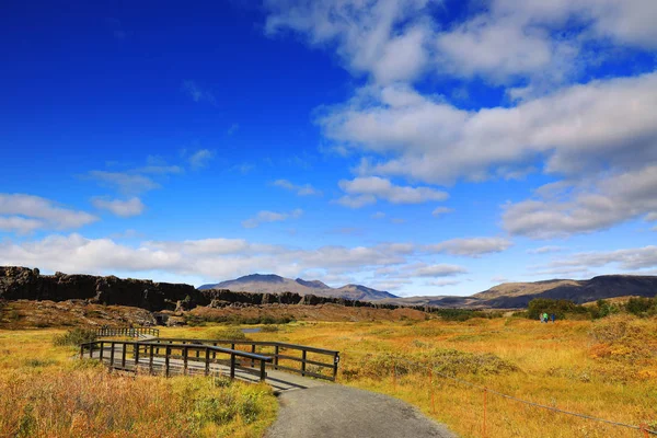 島内を走る国道1号線または環状道路 Hringvegur アイスランド ヨーロッパの人気観光スポットを結んでいます — ストック写真
