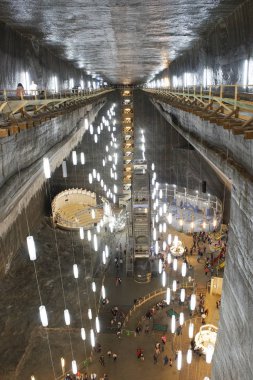 Turda Salt Mine, Transilvanya, Romanya, Avrupa'nın meşhur Simgesel Yapı iç görünümü