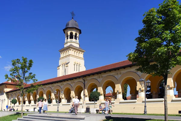 Turisták Látogatása Alba Iulia Középkori Erőd Híres Mérföldkő Erdélyben Románia — Stock Fotó