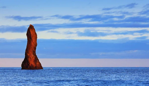 Luz Del Atardecer Playa Negra Reynisfjara Famoso Punto Referencia Islandia —  Fotos de Stock