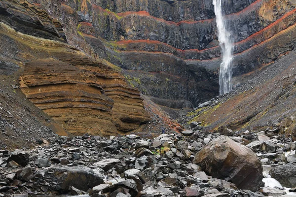 Hengifoss Canyon Med Hengifoss Waterfall Det Tredje Højeste Vandfald Island - Stock-foto